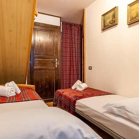 Appartement Mcx Vacation -maison Dedde, Alpine Duplex In Valtournenche, Just 3 Minutes From The Lifts And 200 M From The Town Centre *